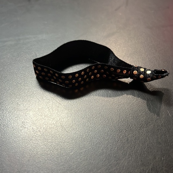 2 packs of Bridal Party Hair Ties, 3 Black & 3 White Bride & Bride Tribe ties - Picture 7 of 9